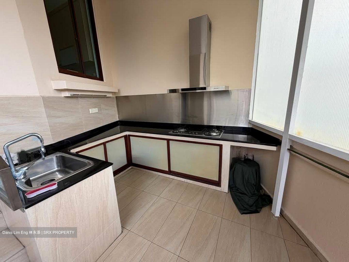 Phillips Avenue (D19), Semi-Detached #572262971